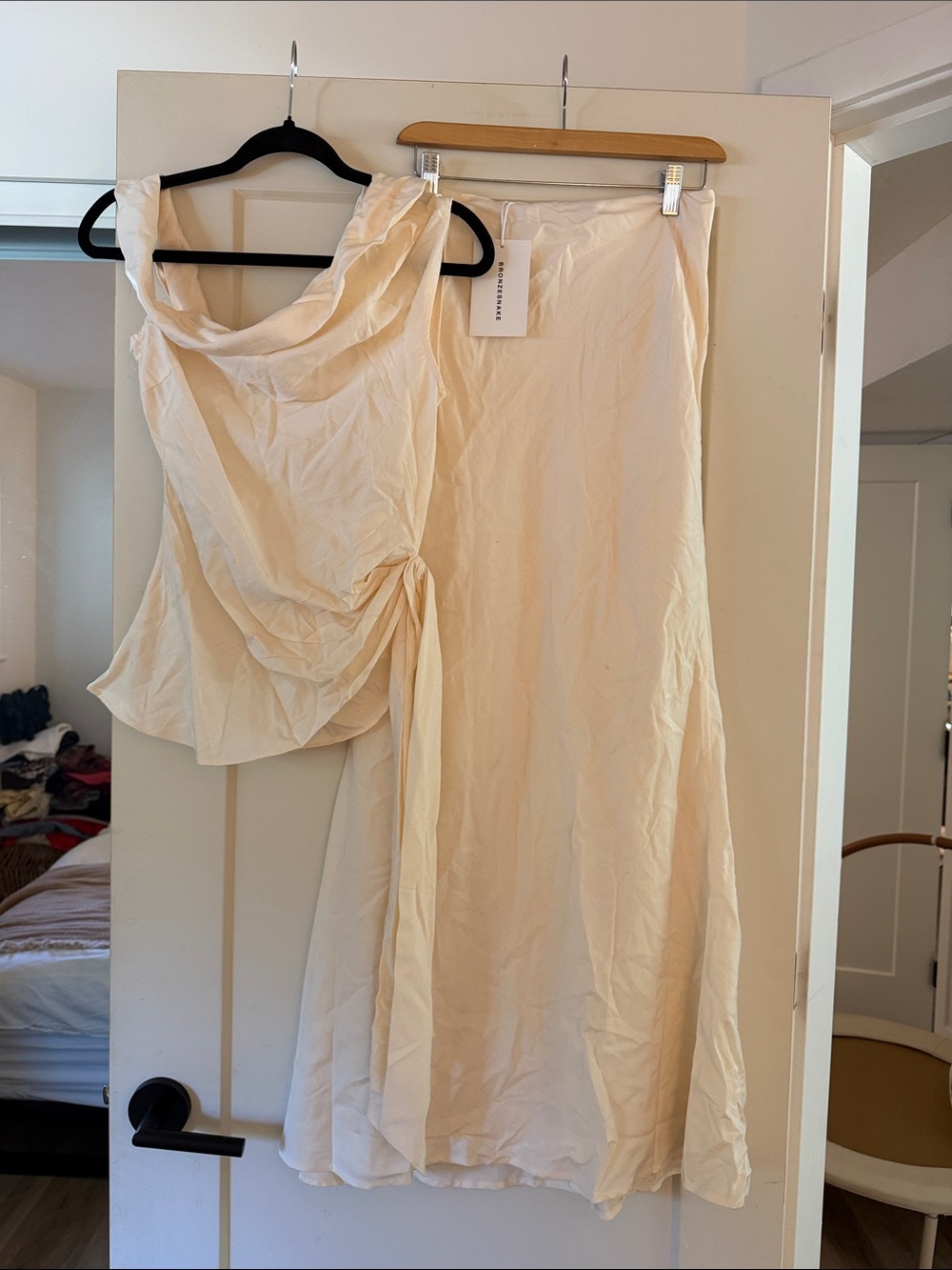 Bronze snake Women’s Cream linen Midi Skirt and top